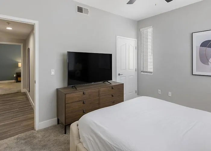Landing - Modern With Amazing Amenities *
